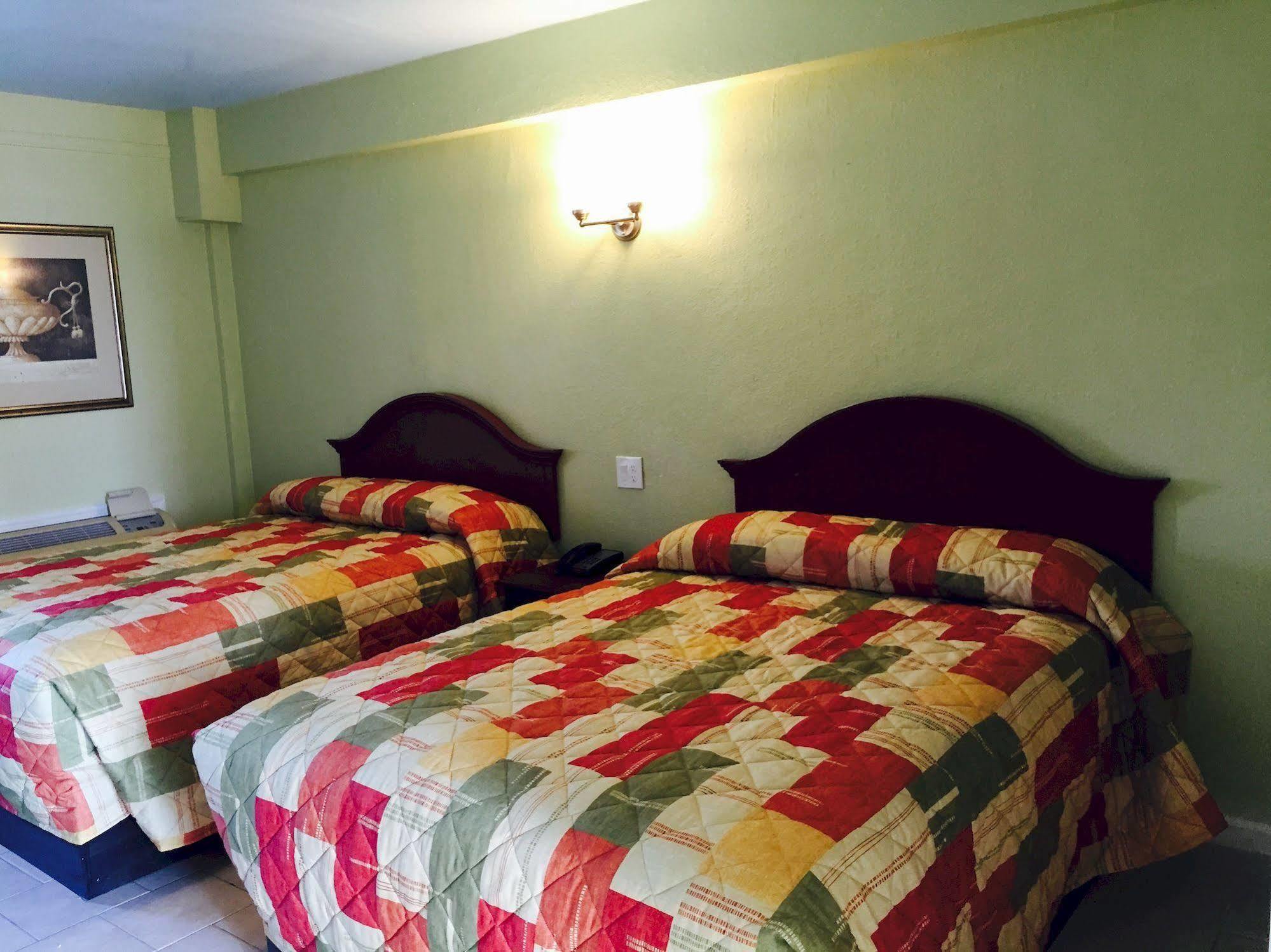 Pearl Motel 2*