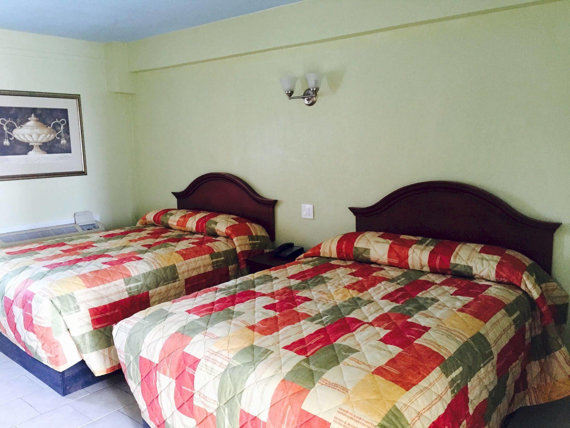 Pearl Motel 2*