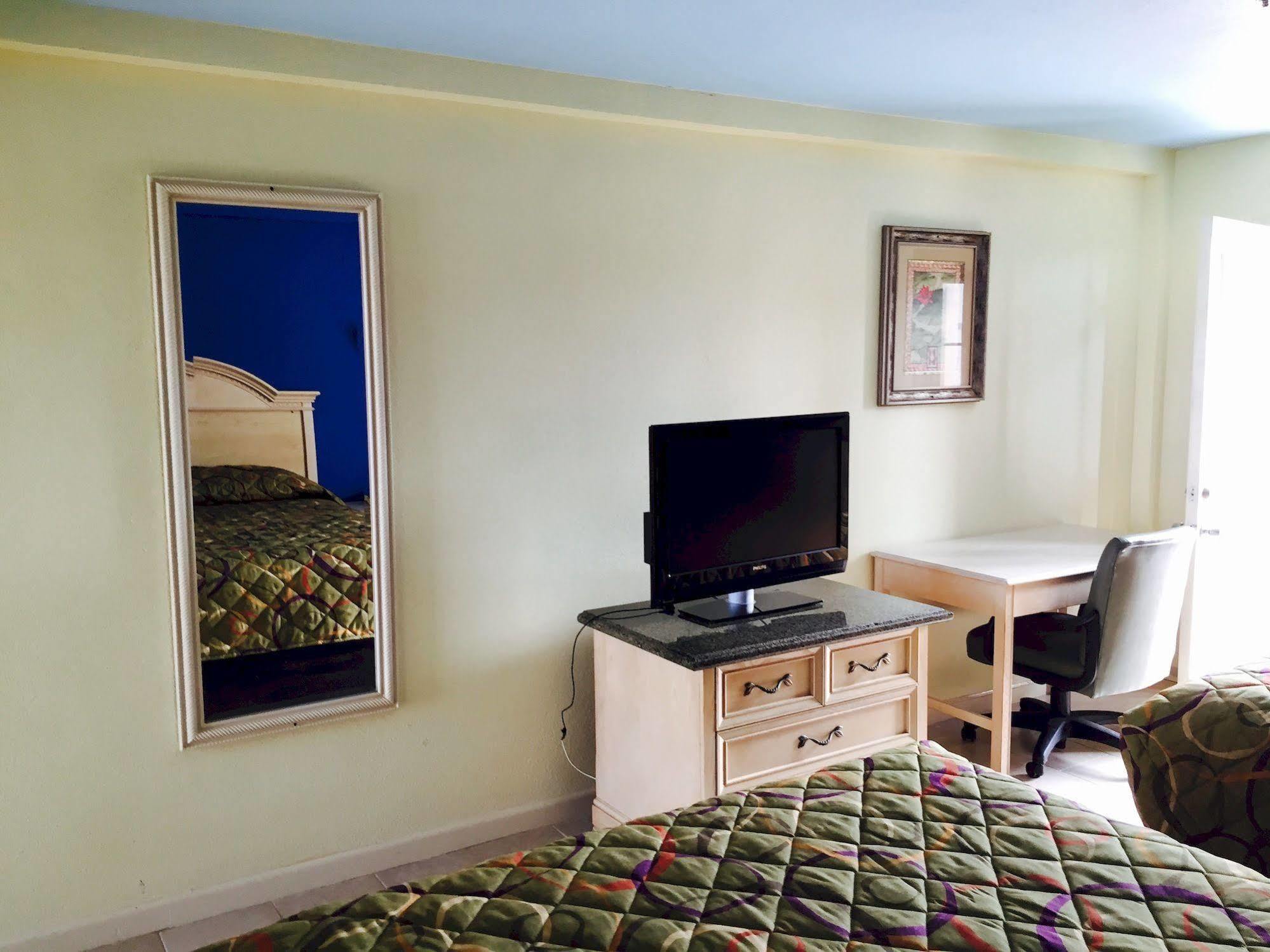 Pearl Motel 2*